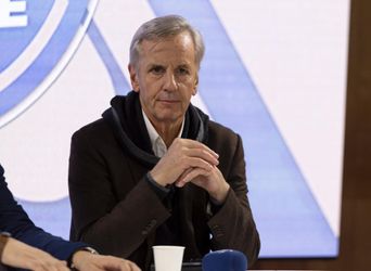 Bernard de la Villardière.