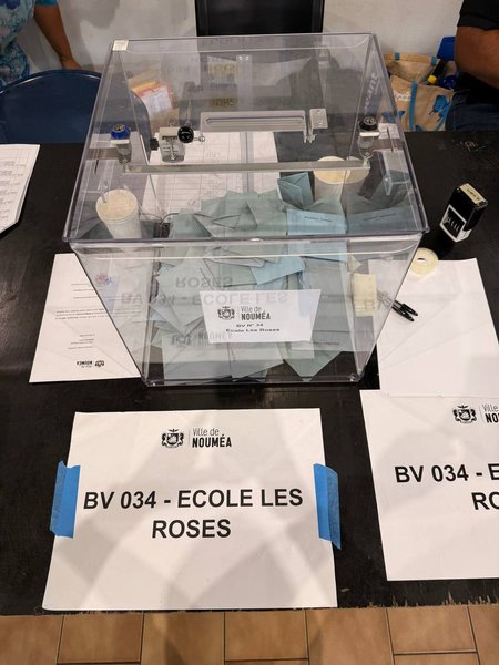 photo_5044376885600652117_y